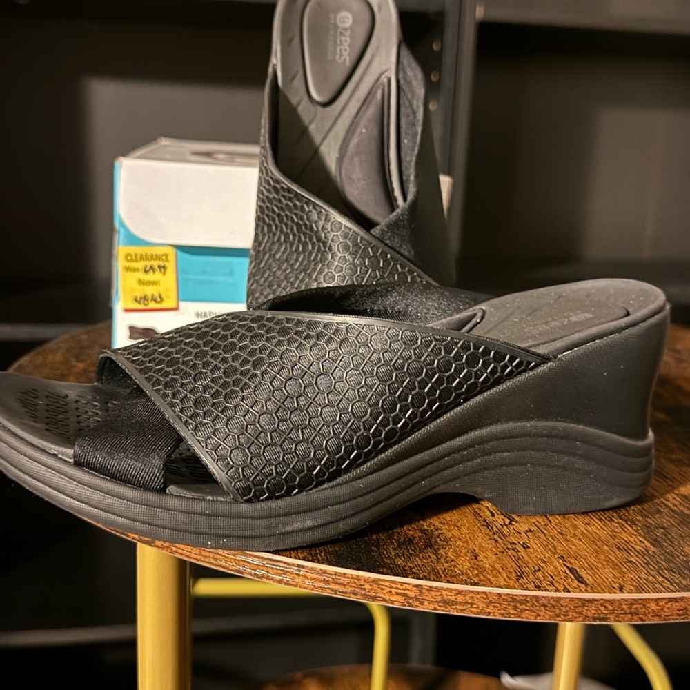 Easy Street Black Textured Sandals